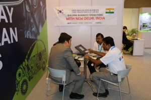 2016  Wevio India (New Delhi) - Green Car - Auto Expo (14)