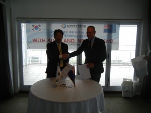 2013 Wevio New Zealand (Auckland) - Eco-Fendly Transportation Equipment -Aukland Boat Show (172)