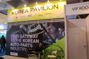 2016  Wevio India (New Delhi) - Green Car - Auto Expo (199)