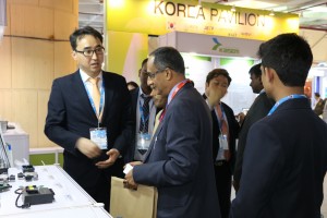 2016  Wevio India (New Delhi) - Green Car - Auto Expo (257)