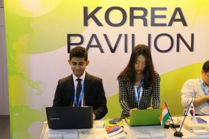 2016  Wevio India (New Delhi) - Green Car - Auto Expo (283)