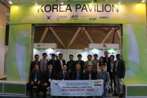 2016  Wevio India (New Delhi) - Green Car - Auto Expo (286)