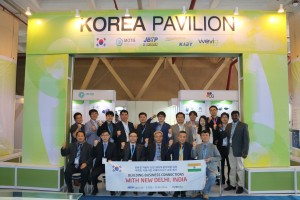 2016  Wevio India (New Delhi) - Green Car - Auto Expo (287)