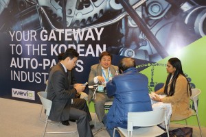 2016  Wevio India (New Delhi) - Green Car - Auto Expo (301)